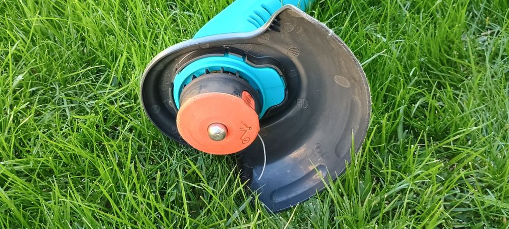 Електрически тример Gardena SmallCut 300/23