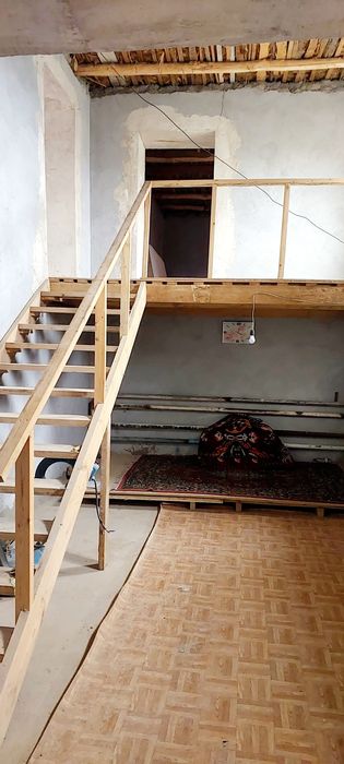 Keles Abdurahmonovda 7sotix 9 xonali uchastok sotiladi