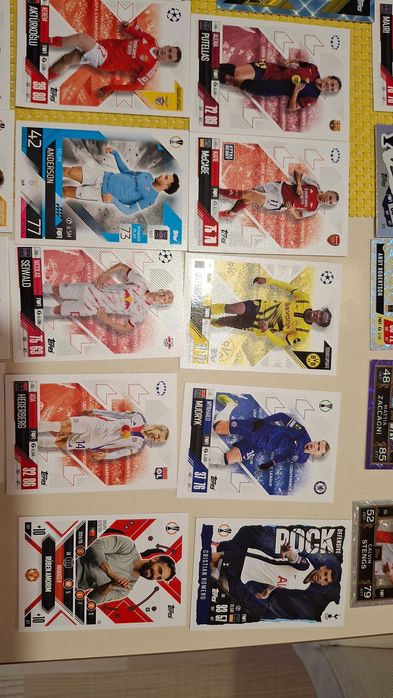 Продававм футболни карти на topps match attax различни видове