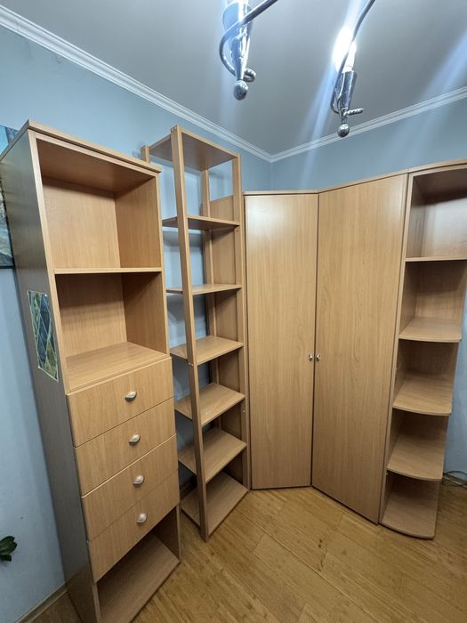 Продам комплект мебели для детской