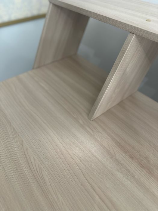 письменный стол из дерева