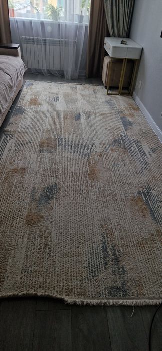 Продам ковёр 2×4