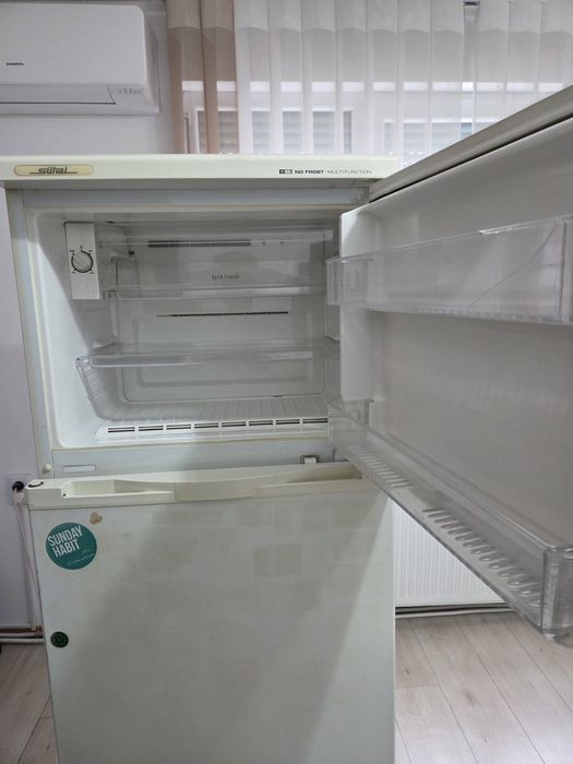 Работещ  хладилник