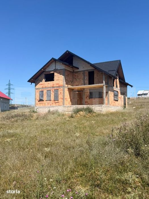 Casa cu etaj la rosu, 200 mp, 1000 mp teren, zona Scheia