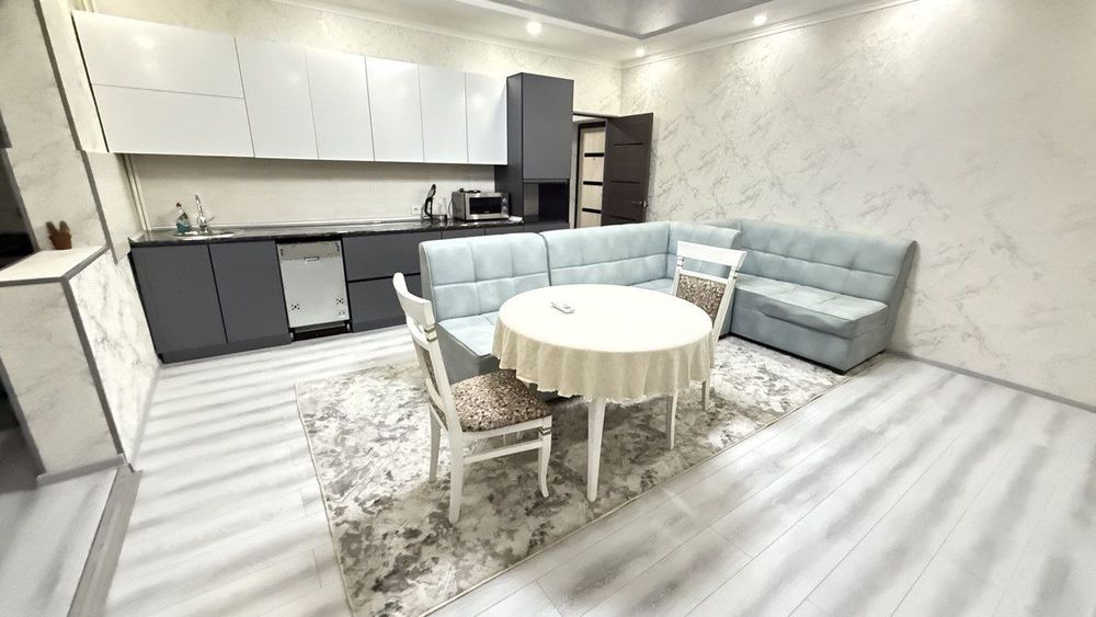 Продаётся 2 комнатная Ойбек с мебелью и техникой