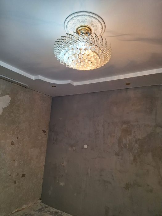 Срочно продам люстры