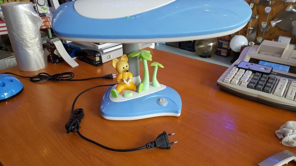 Детска настолна лампа