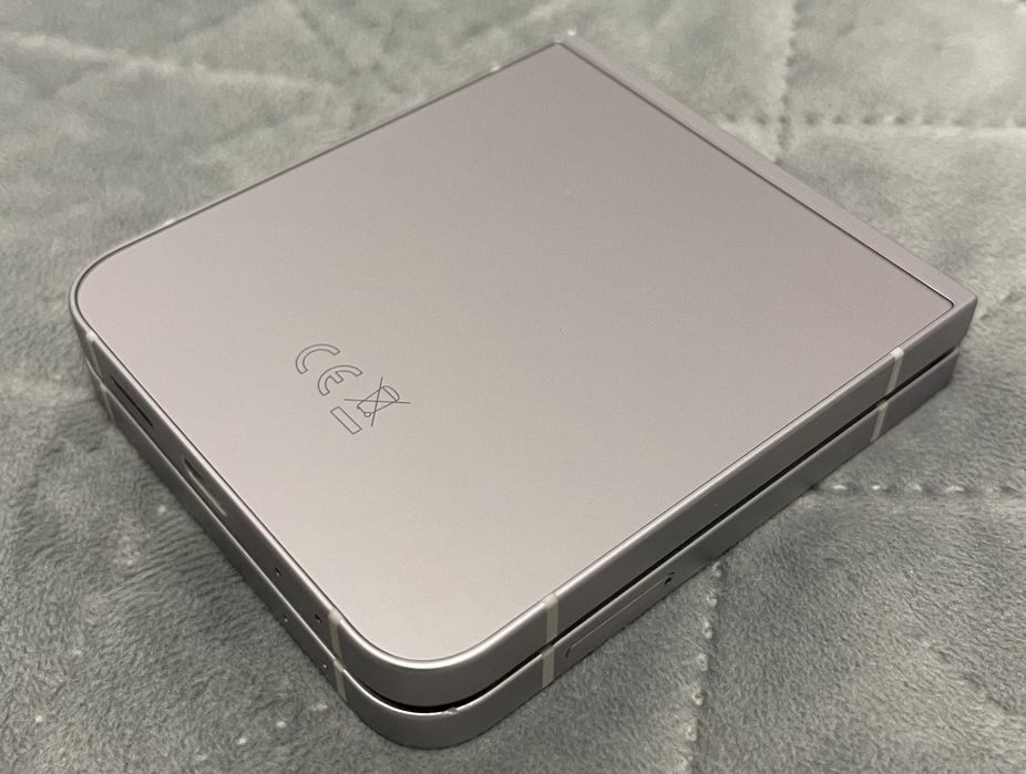 Samsung Galaxy Z6 Flip ! 10/10