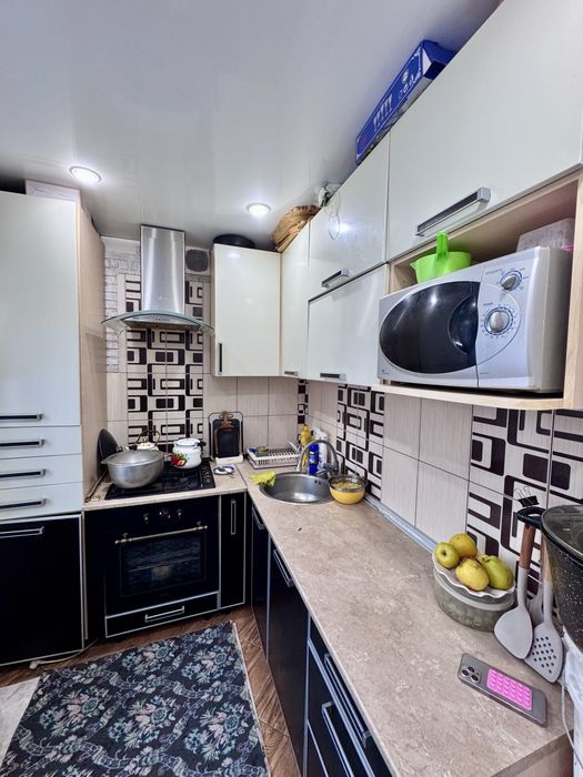 3 комнатная, 50 лет Октября 84