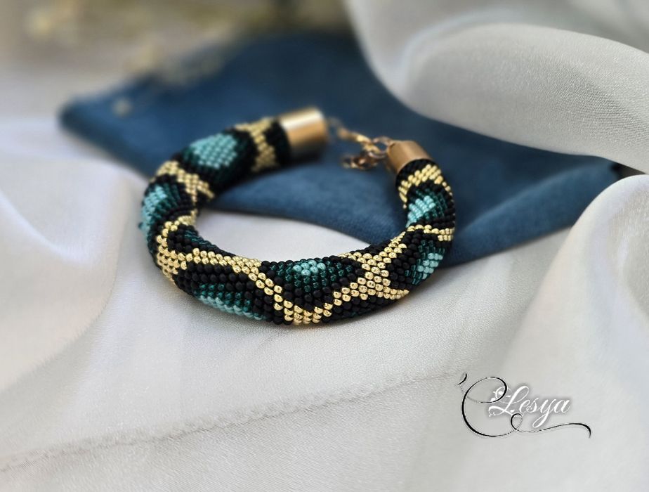 Украшения из бисера ручной работы