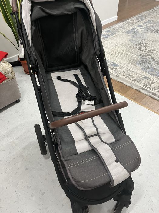 Продаю коляску и кенгуру