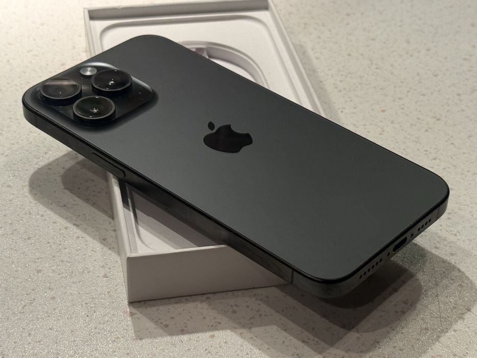 iPhone 15 Pro Max 256GB Black Titanium – Перфектен, 91% Батерия!