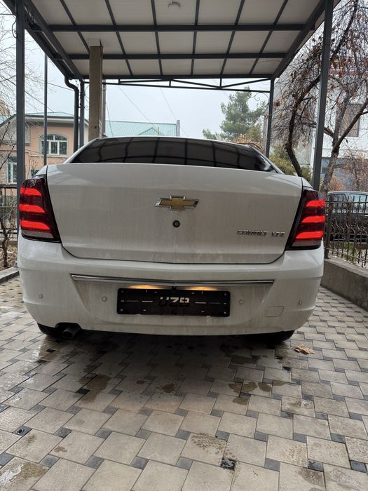 Продам свой кобальт белый 2024 автомат пробег 35,000 км фул наваротами