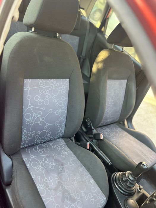 Vand Ford Fiesta  1.3 benzina