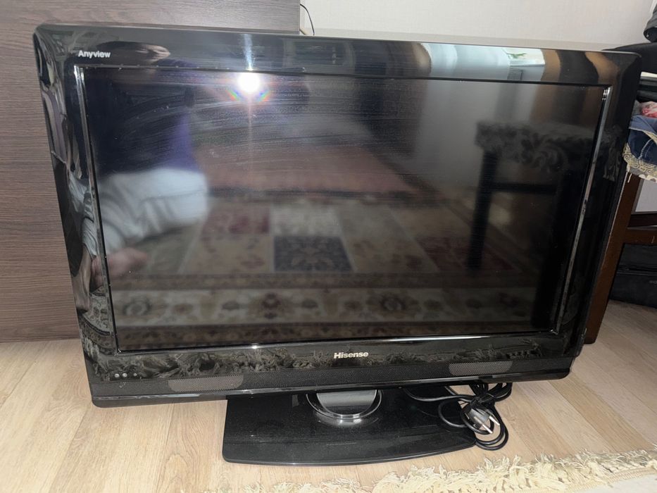 Срочно продаю телевизор Hisense