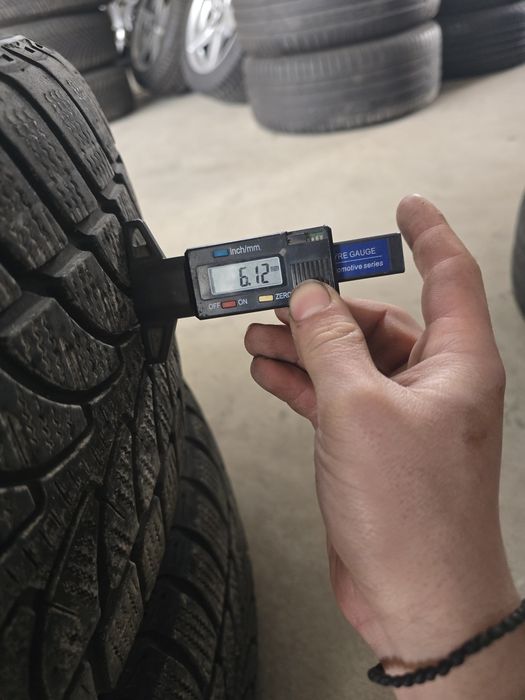 4 Броя 235/55/18 Bridgestone 2x8mm 2x6mm