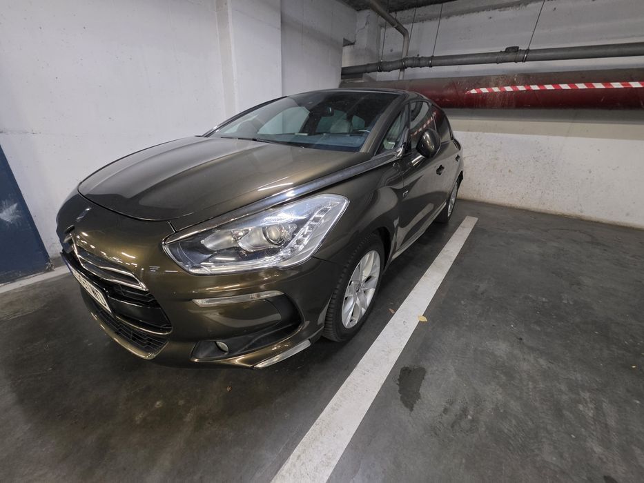 Citroën DS5 Hybrid4 4x4 (200 CP) – Echipare Premium So Chic, Piele Albă Exclusive
