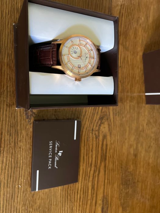 Часы Lucien Piccard новый