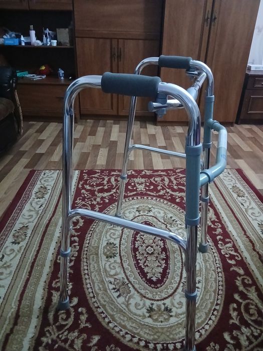 Продам ходунки взрослые