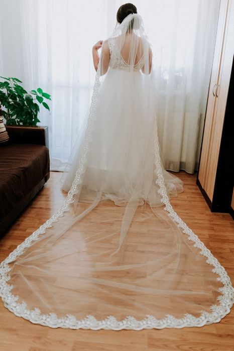 Rochie de mireasa si voal