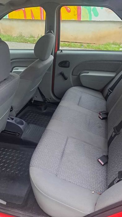 Dacia Logan 1.4 MPI Laureat (2006)