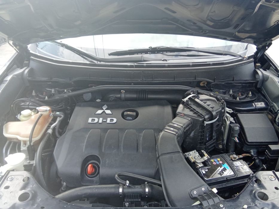 mithubisi outlander an 2007 motor 2000 cutie manuala 6 trepte 7 locuri 4x4 din buton