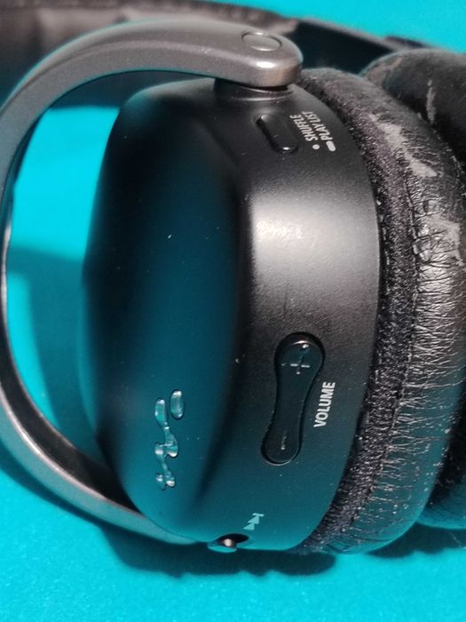 SONY Walkman NWZ-WH303 , căști cu MP3, 4 GB.