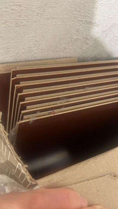 Ламинат и плинтус за полтора тыс.тг.