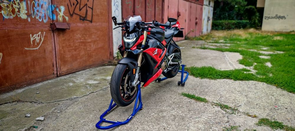 Bmw s1000r impecabil îngrijita ca la carte 13000 km