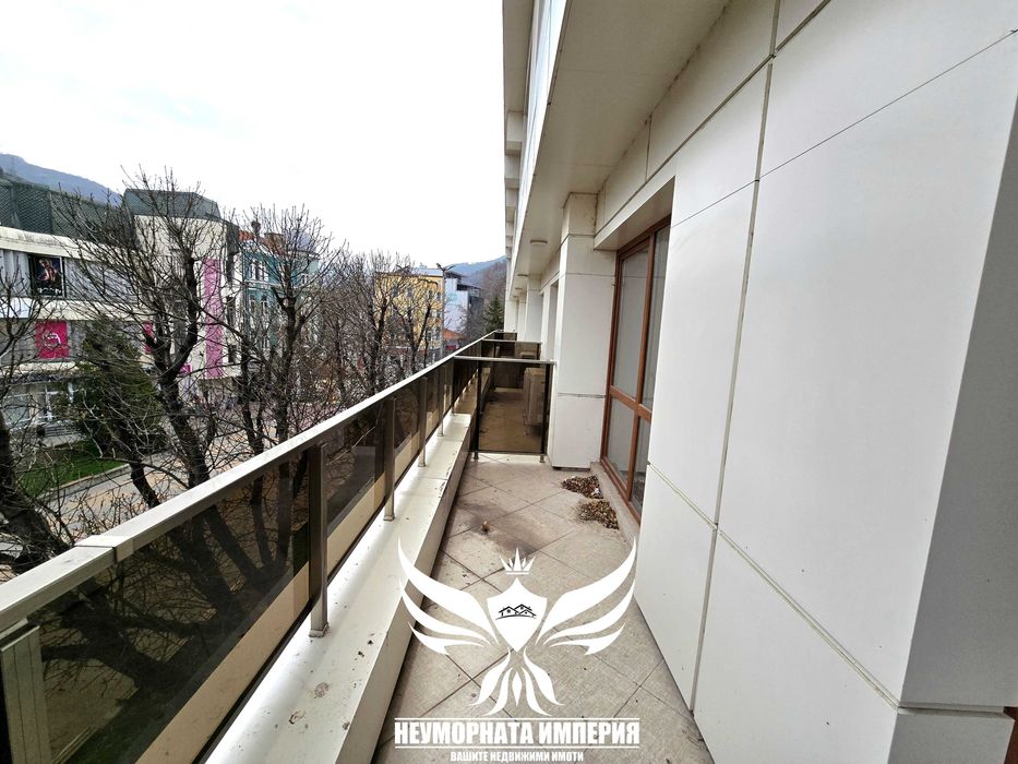 Под наем 76кв помещение, офис студио салон ателие в Асеновград център