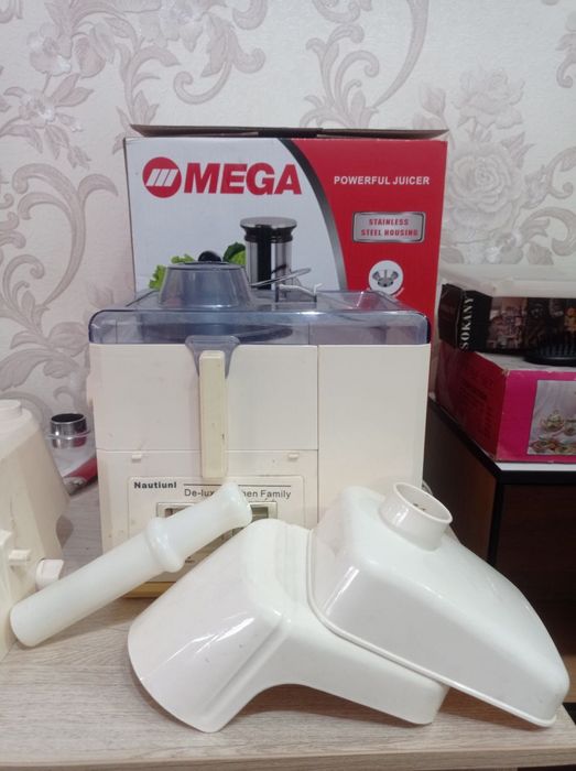 Продам кухонный комбайн в хорошем состоянии