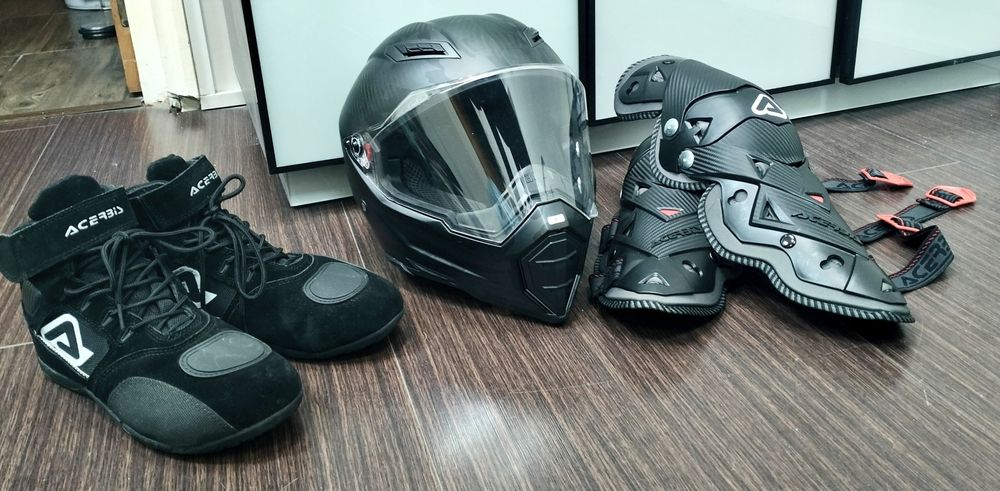 Echipament moto -gata de drum