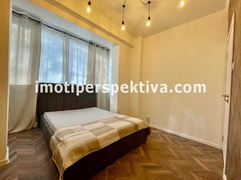 Продава се Тристаен апартамент в Пловдив, Христо Смирненски - 70 кв.м за 1050 €/кв.м - Снимка #1