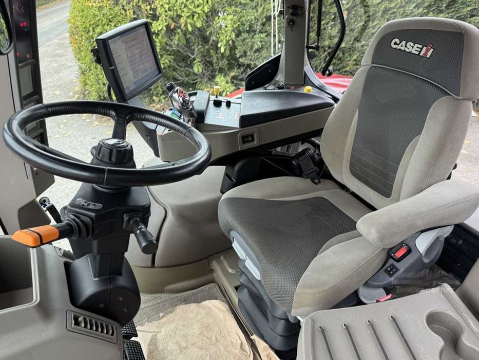 Колесный трактор Case IH PUMA 220