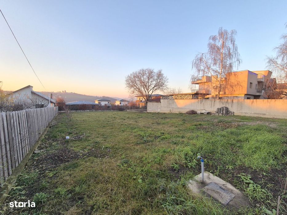Teren 860 mp, intre case, acces asfaltat, Bucium - Fermei