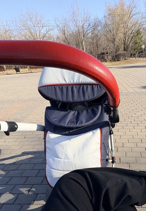 Продаю коляску 2в1 Adamex