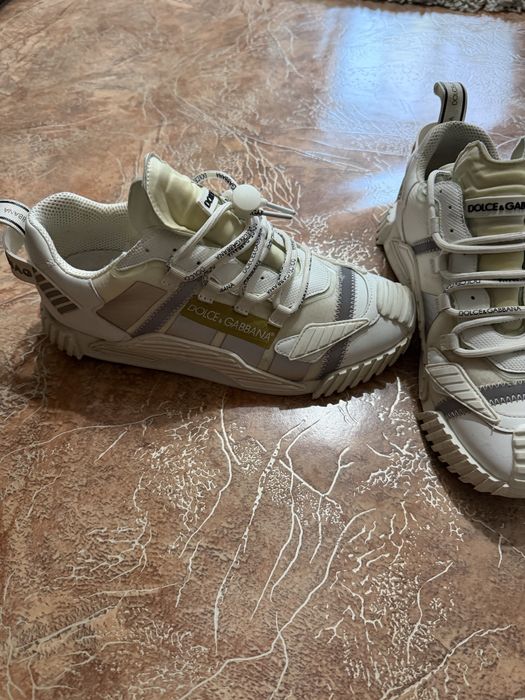 Продам крассовки б/у