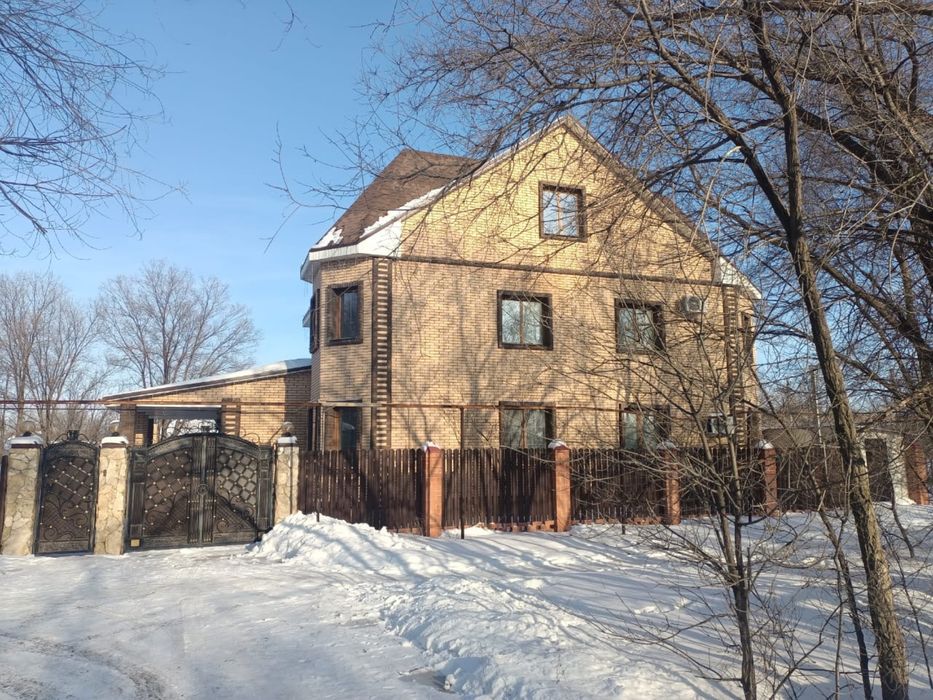 Продам коттедж двухэтажный