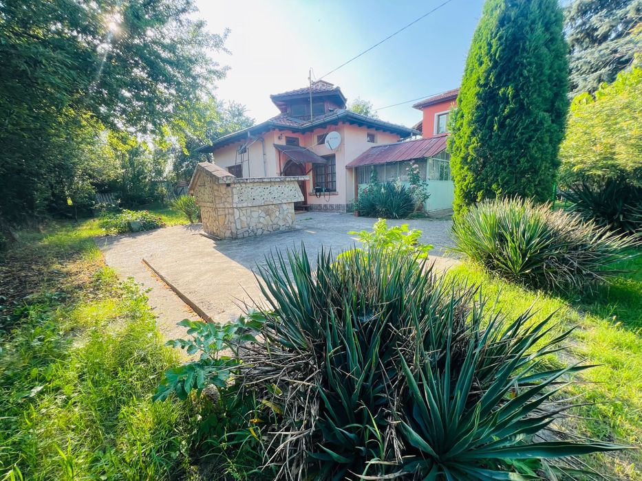 Дава се под наем Къща в София, Славия - 60 кв.м за 715 € - Снимка #1