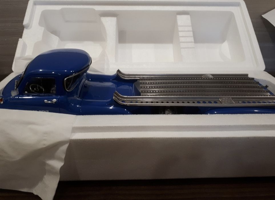 Масштабные модели 1/18