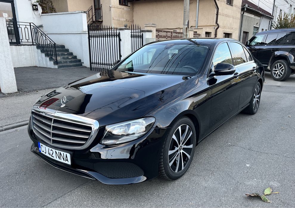 Vand Mercedes E-class 2018/12- starea masini impecabila