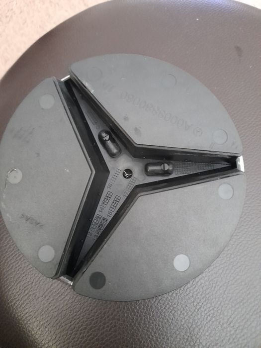 Vânt logo Mercedes Benz