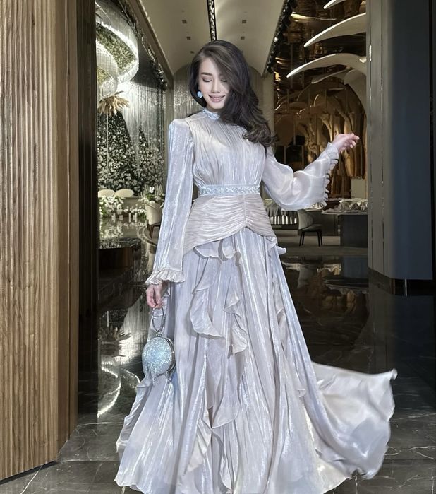 Платья вечерние