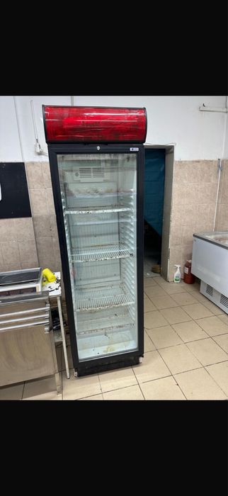 Витринный Холодильник