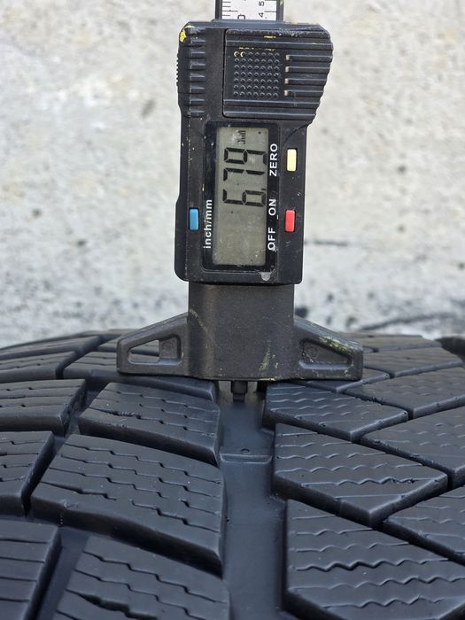 Vand  patru anvelope de iarna pirelli/ verdesrein  255 40 18 dot 2724