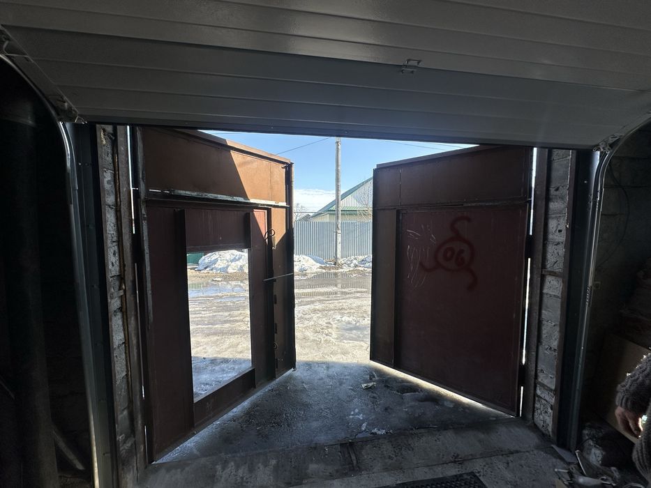 Продам ворота гаражные