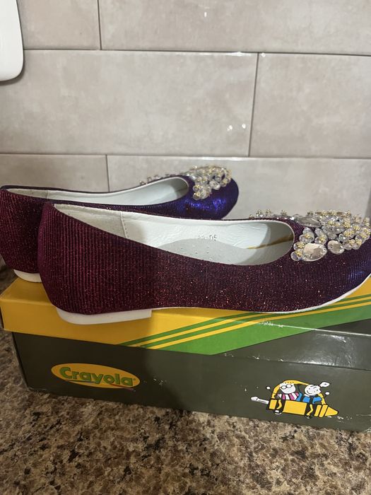 Продам туфли для девочки