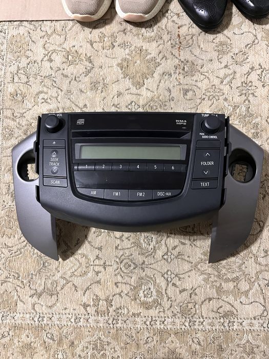 Магнитолла Тойота Рав-4 оригинал