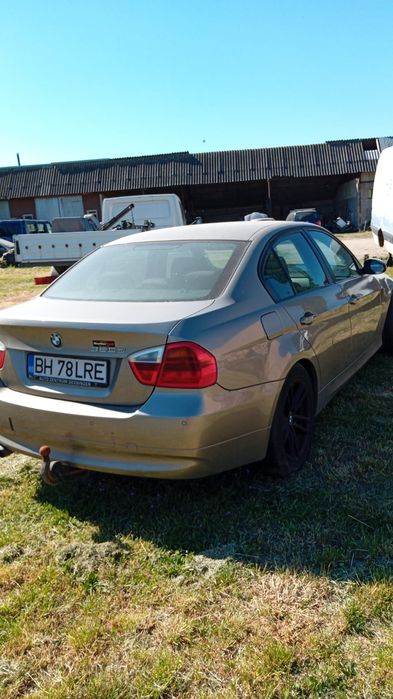 Vand Bmw seria 3 cu motorul defect