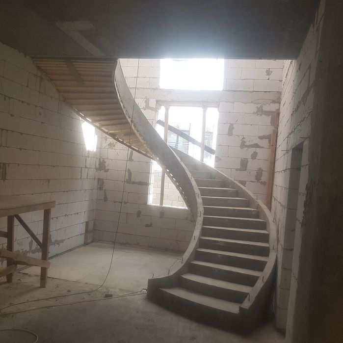 Бетонные лестницы(Монолитные).